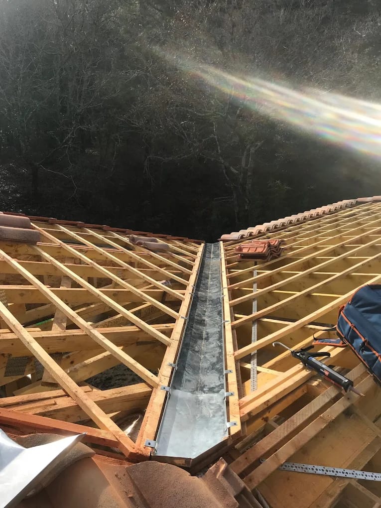 Isolation des combles — détail technique du chantier à Sarcignan (Villenave-d'Ornon) par Couvzinguerie