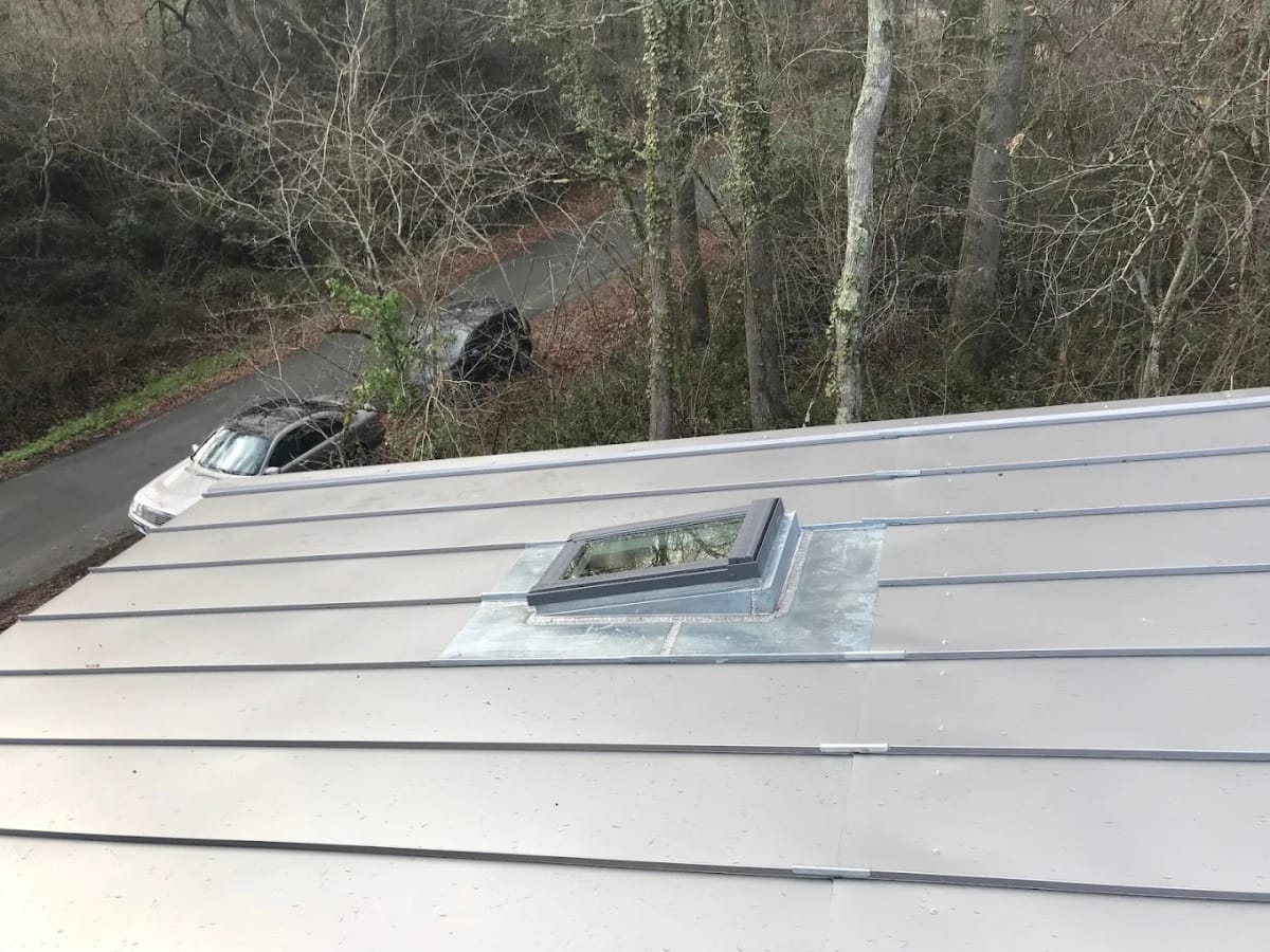 Pose de Velux : tout ce qu'il faut savoir — guide pratique rédigé par Pierre Lassagne, couvreur en Gironde