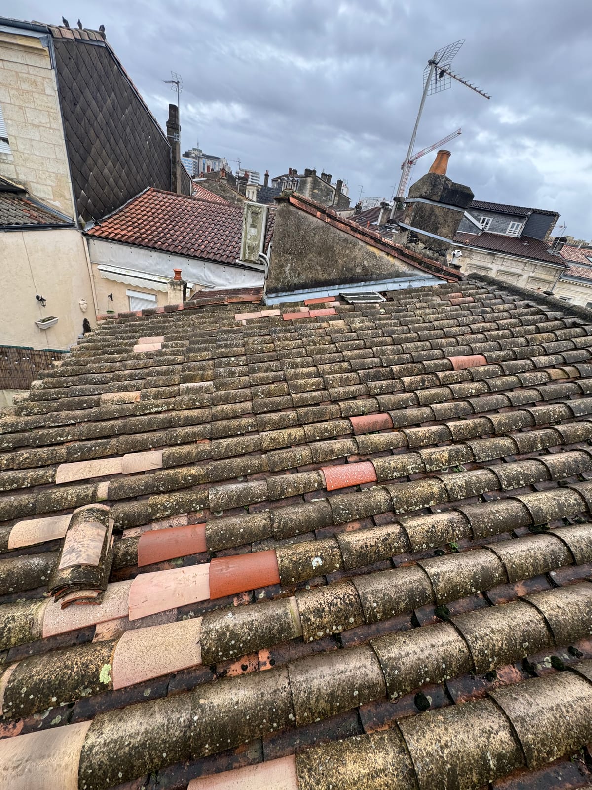 Changement de tuiles — détail technique du chantier à Saint-Augustin (Bordeaux) par Couvzinguerie