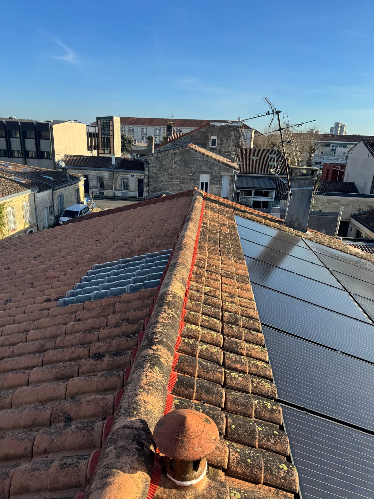 Tuile canal + photovoltaïques — Gironde — chantier réalisé par Couvzinguerie, couvreur en Gironde